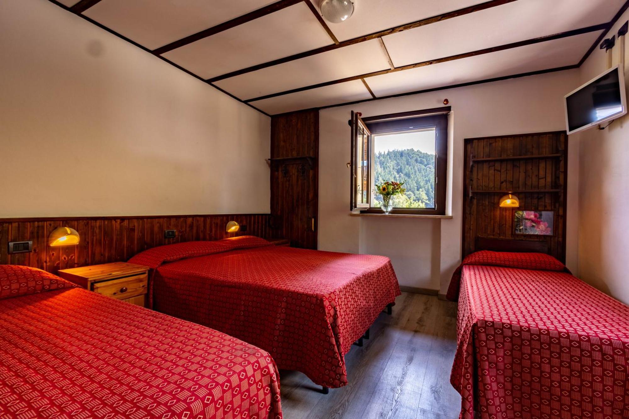 Hotel, Bar & Bistrot Saint Nicolas Gran Paradiso Exterior foto